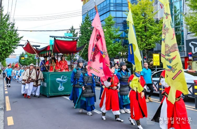 함안 아라가야문화제아라가야문화제, ‘도 지정 문화관광축제’ 선정(아라가야 행렬).jpg