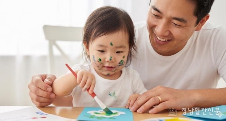 ‘아빠랑, 아이랑’ 고성군, ‘아빠해봄’ 참가자 모집-AI 생성 이미지