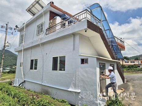 김해시는 기후에너지환경부 ‘2026년 기후변화 취약지역·계층 지원 공모사업’에 선정돼 차열페인트 시공을 위한 5억4,600만원의 예산을 확보해 사업을 추진 중이다.