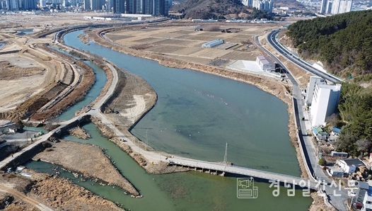 조만강 마찰교 일원 하상정비공사 (하상정비 후)