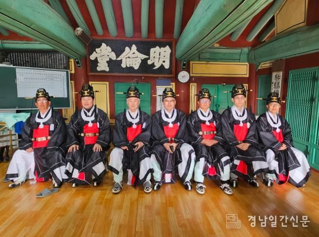 통영향교, 공기 2577년 춘기석전제 엄숙 봉행