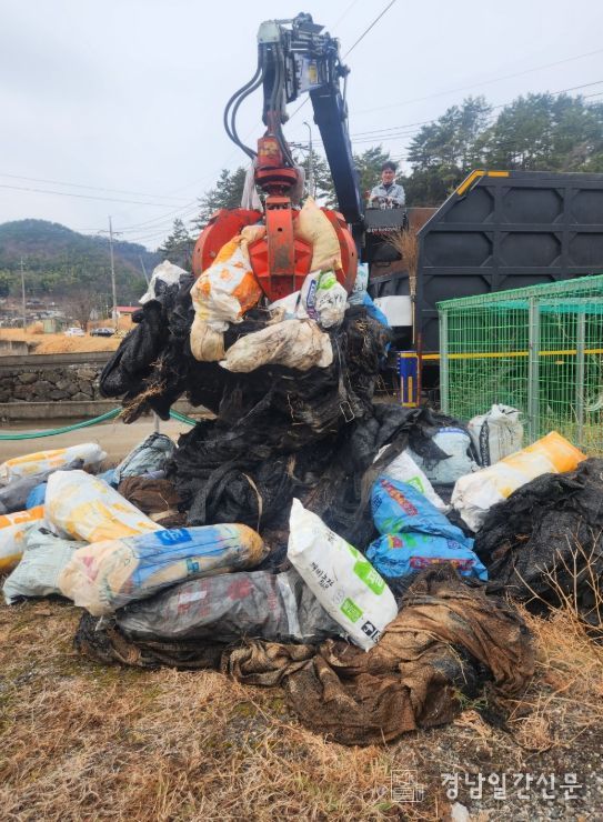 거제시, “봄 맞이 농촌 정화” 활동 전개